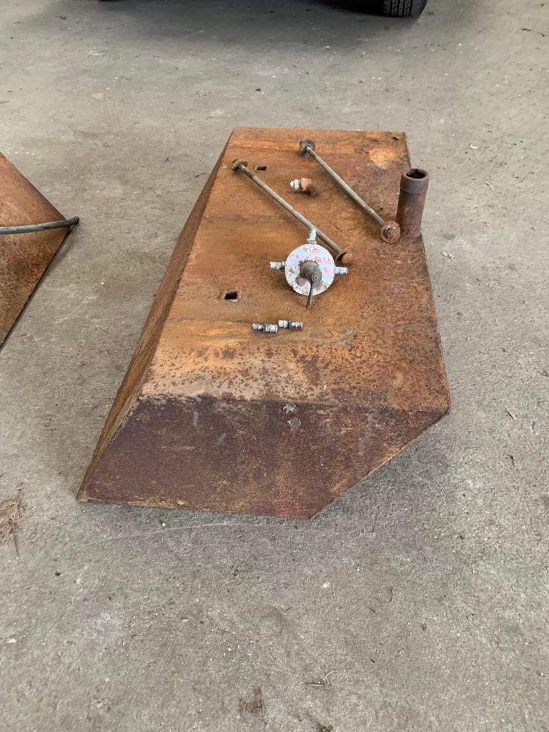 Extra brandstof tanks voor chevrolet c10 c20 bouwjaar 1968, Auto-onderdelen, Ophalen, Gebruikt, Chevrolet