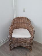Comfortabele rotan stoel met kussen, Huis en Inrichting, Stoelen, Ophalen, Gebruikt, Bruin, Riet of Rotan