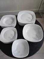 Servies set 26  delig - borden en schalen met bloem design, Ophalen, Zo goed als nieuw, Bord(en), Overige stijlen