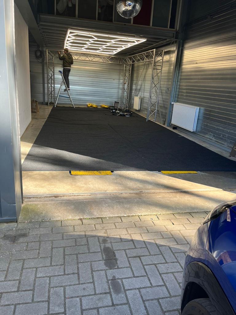 Gratis zwart tapijt - Ideaal voor evenementen of garage, Ophalen, Gebruikt, Zwart, 200 cm of meer