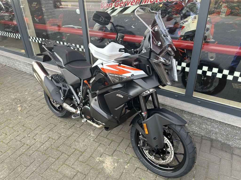 KTM 1390 SUPER ADVENTURE S 2026, Bedrijf, Naked bike