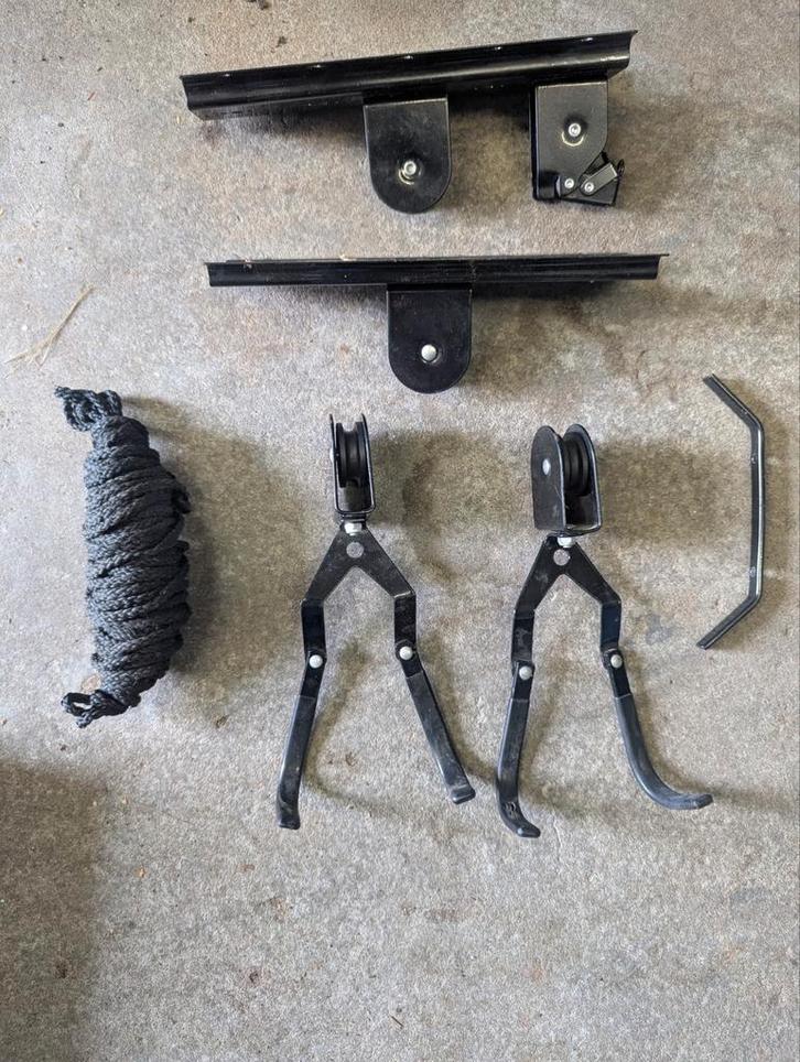 Handige Fietslift voor plafondmontage - Ruimtebesparend, Fietsen en Brommers, Fietsaccessoires | Overige Fietsaccessoires, Zo goed als nieuw