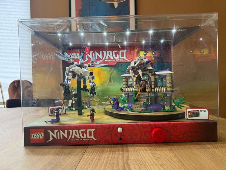 Lego Ninjago Winkel Display - Sets 70748 & 70749, Kinderen en Baby's, Speelgoed | Duplo en Lego, Gebruikt, Lego, Complete set
