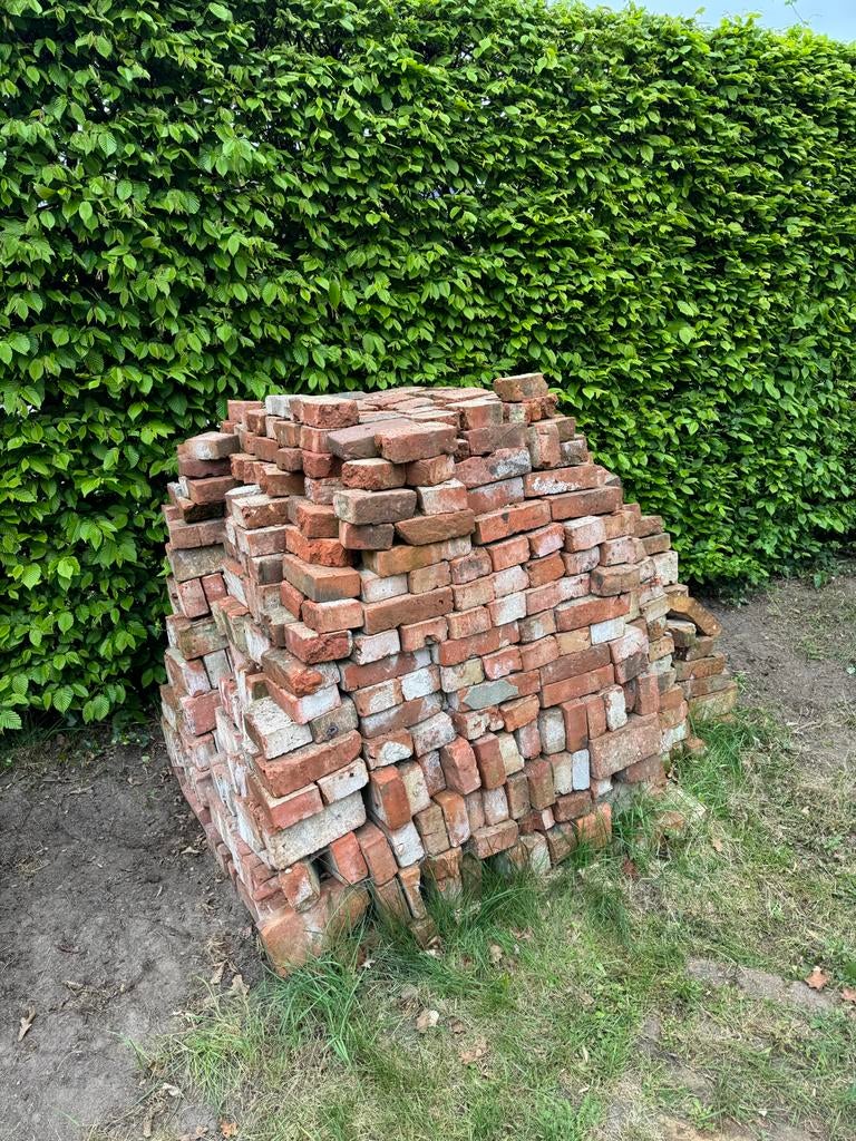Stapel gebruikte metselstenen handgebikt., Doe-het-zelf en Verbouw, Ophalen, Gebruikt, Bakstenen