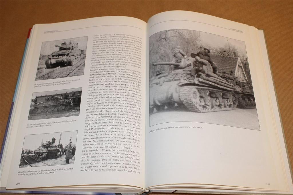 Twente in de 2e Wereldoorlog — Veel Foto's [1993], Ophalen of Verzenden, Gelezen