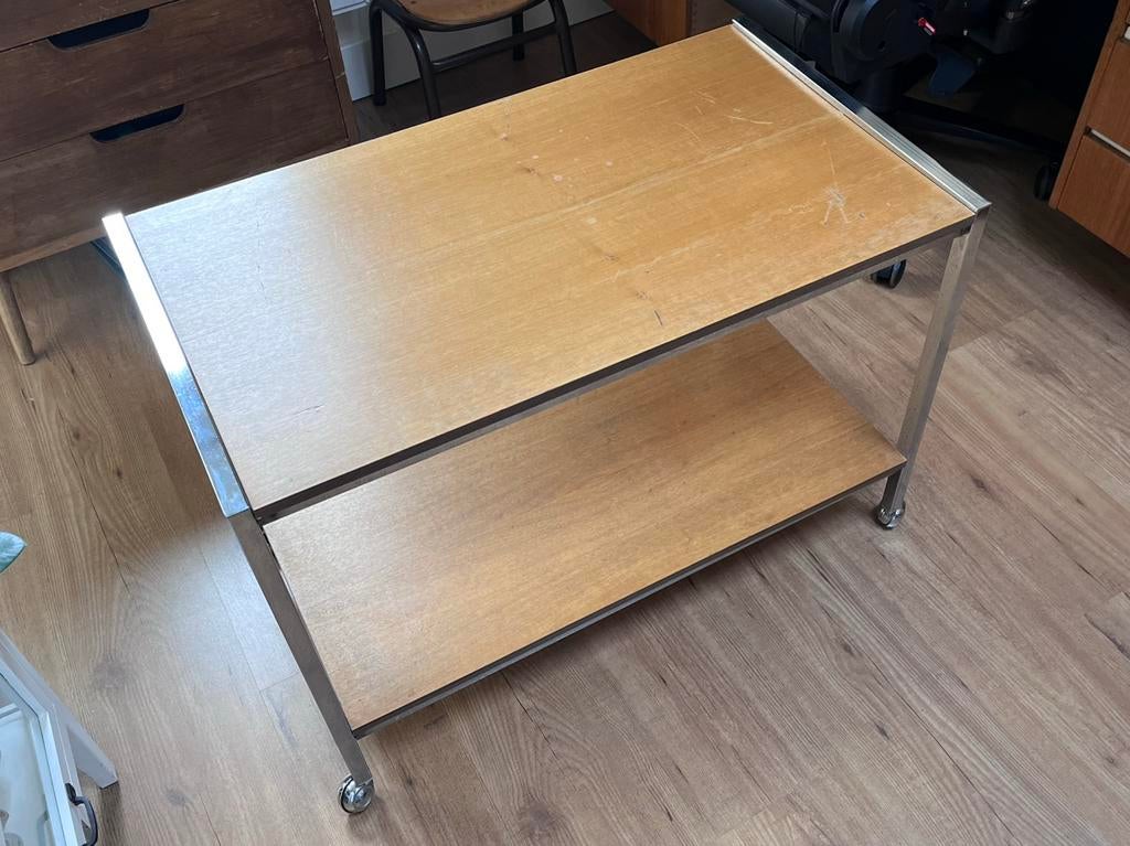 Midcentury bijzettafel met wieltjes, Huis en Inrichting, 50 tot 100 cm, Midcentury, Jaren 60, Jaren 70, 50 tot 100 cm, Zo goed als nieuw