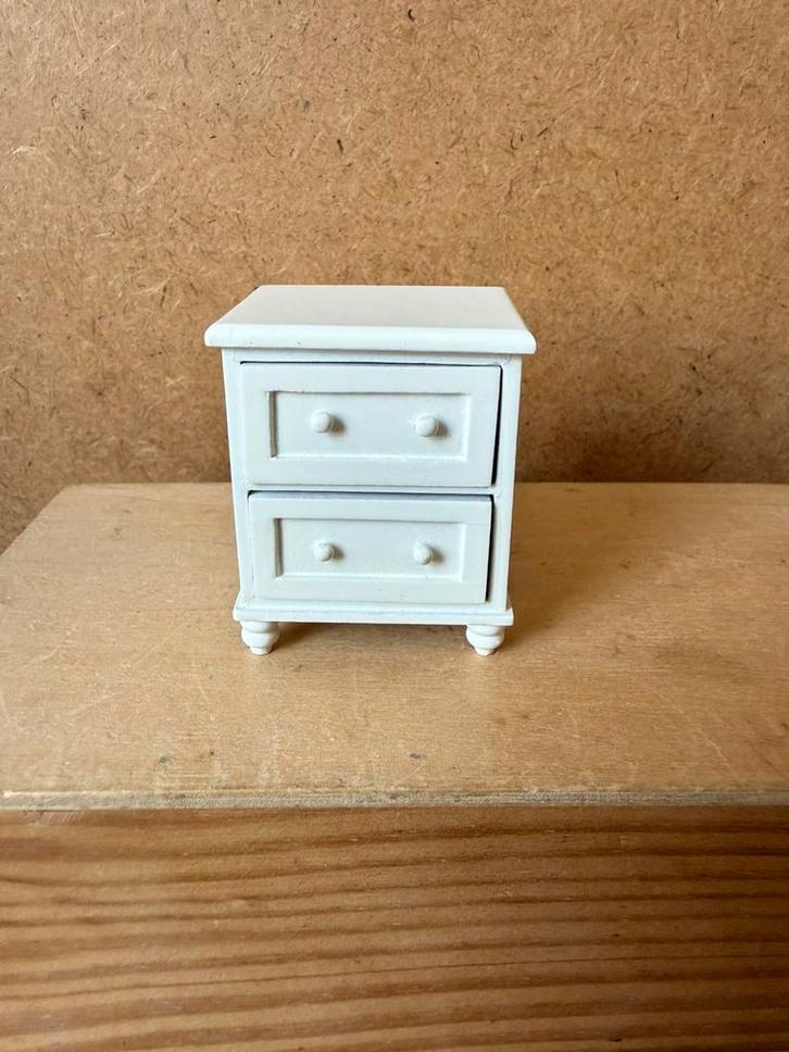 Nachtkast kastje - hxbxd 5.5x4.5x3.7cm - hout, Verzamelen, Poppenhuizen en Toebehoren, Zo goed als nieuw, Poppenhuis, Ophalen of Verzenden