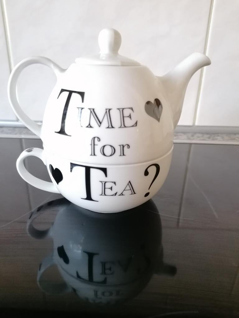Theepot met kopje - Time for Tea?, Huis en Inrichting, Keuken | Servies, Ophalen of Verzenden
