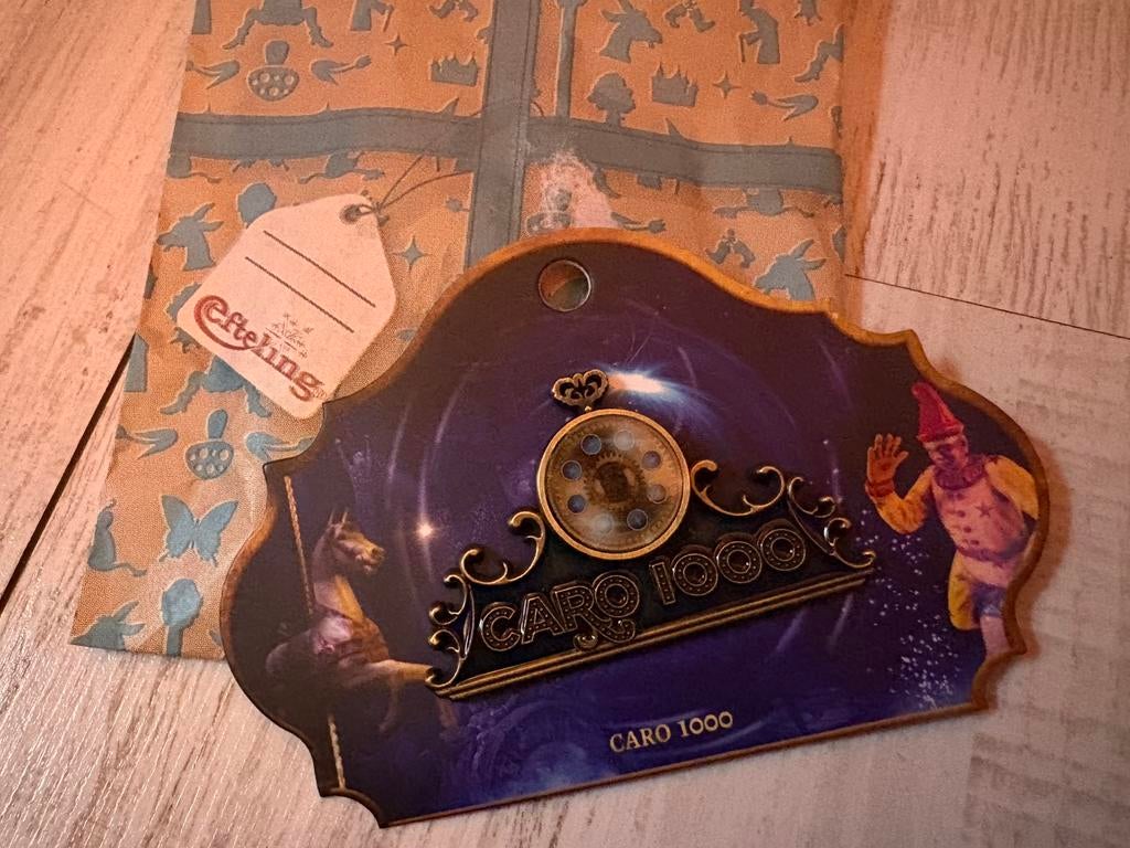 Efteling Caro jubileum pin, Ophalen of Verzenden, Nieuw, Button of Speldje