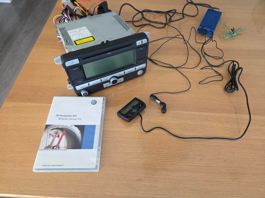 Volkswagen RNS 300 Navigatiesysteem met Parrot CK3100, Ophalen of Verzenden, Gebruikt