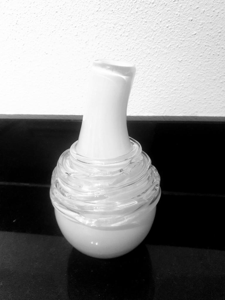 Design swirl vaas wit, Ophalen of Verzenden, Overige kleuren, Glas, Minder dan 50 cm