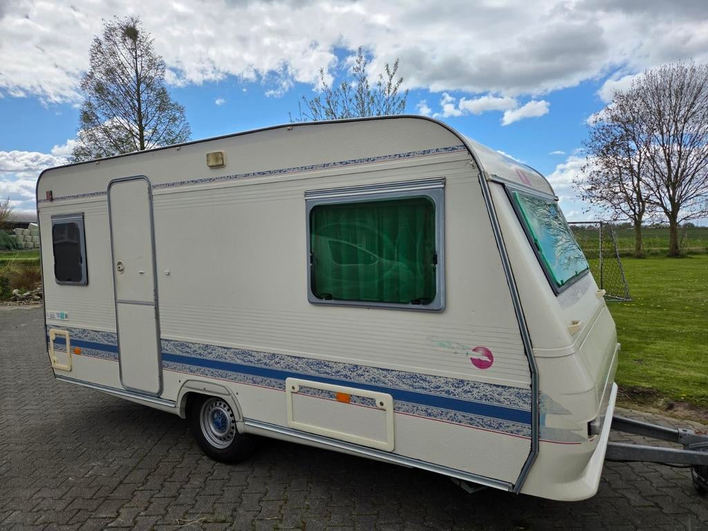 Adria Unica 431 UH ,1998 met voortent, Overige typen, Particulier, Adria, 4 tot 5 meter