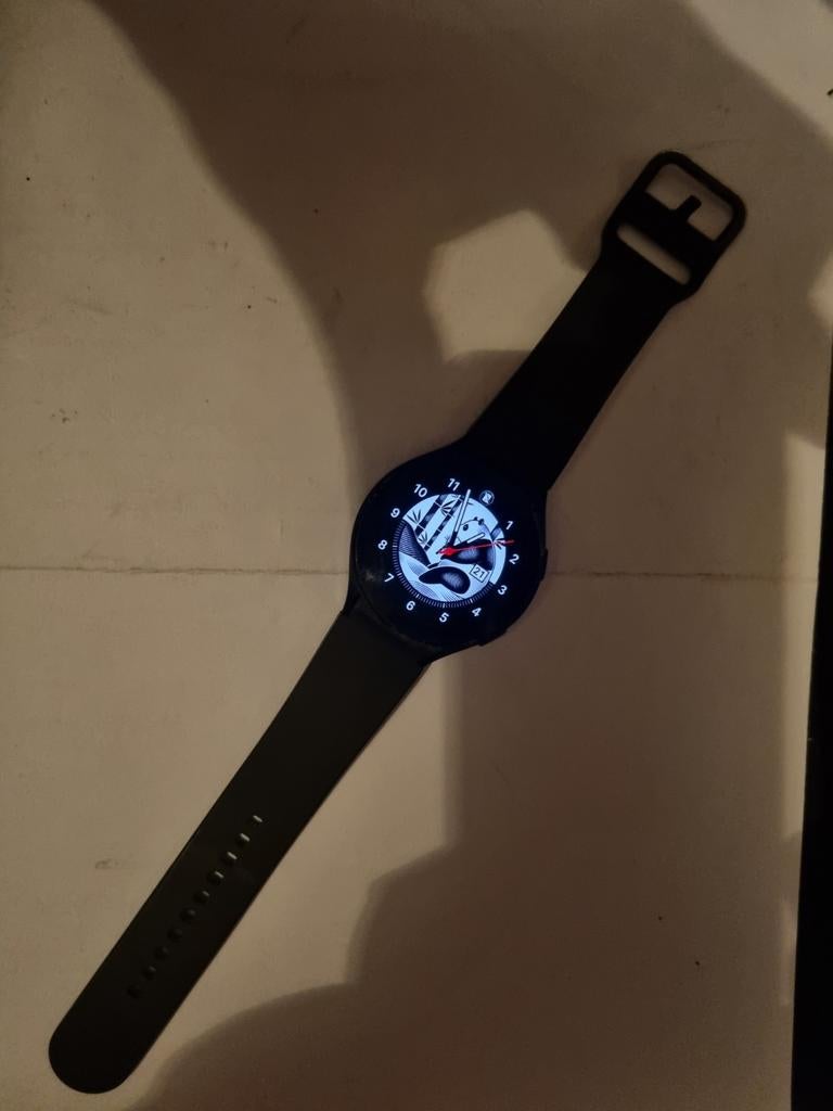 Samsung Galaxy Watch 4 met oplader, Ophalen of Verzenden, Zo goed als nieuw, Zwart, Android