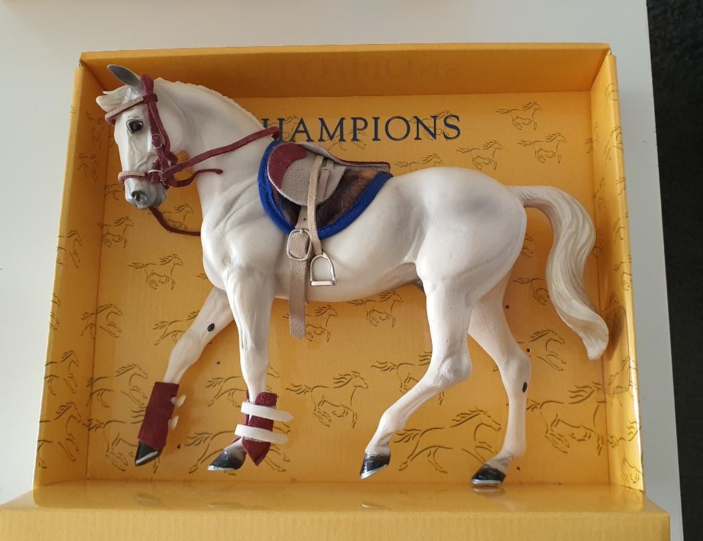 Breyer Traditional Milton inclusief English riding set, Verzamelen, Dierenverzamelingen, Ophalen of Verzenden, Gebruikt, Paard