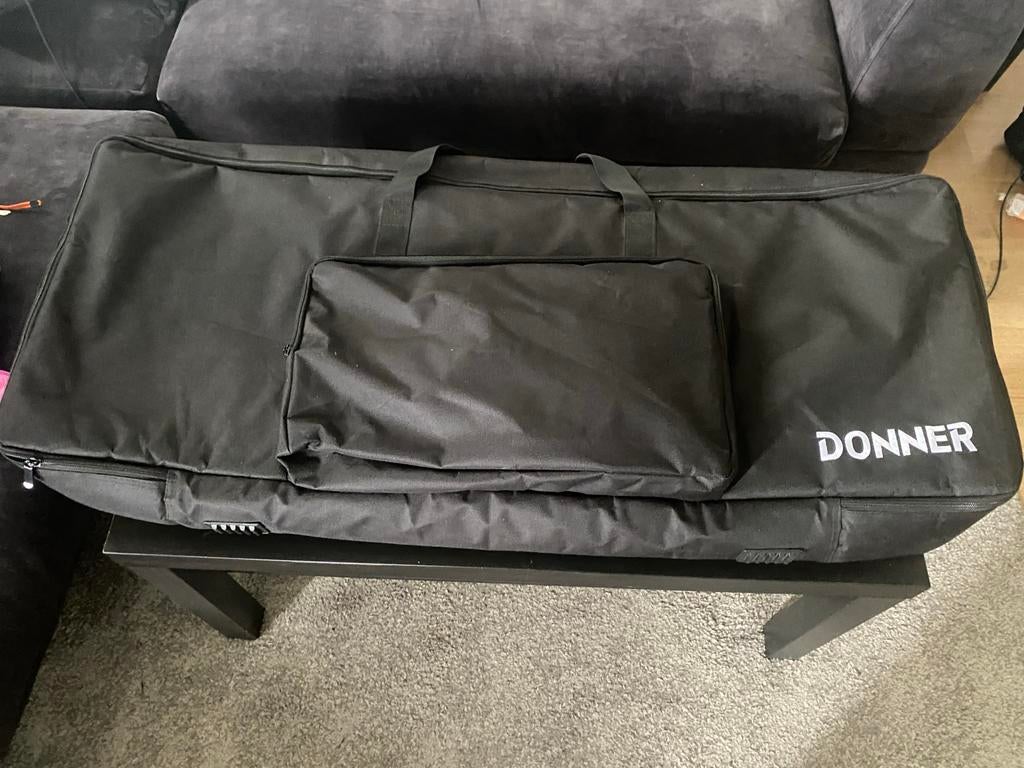 AKAI MPK261 MIDI Keyboard Controller + Sound card, Muziek en Instrumenten, Overige merken, 61 toetsen, Verzenden, Zo goed als nieuw