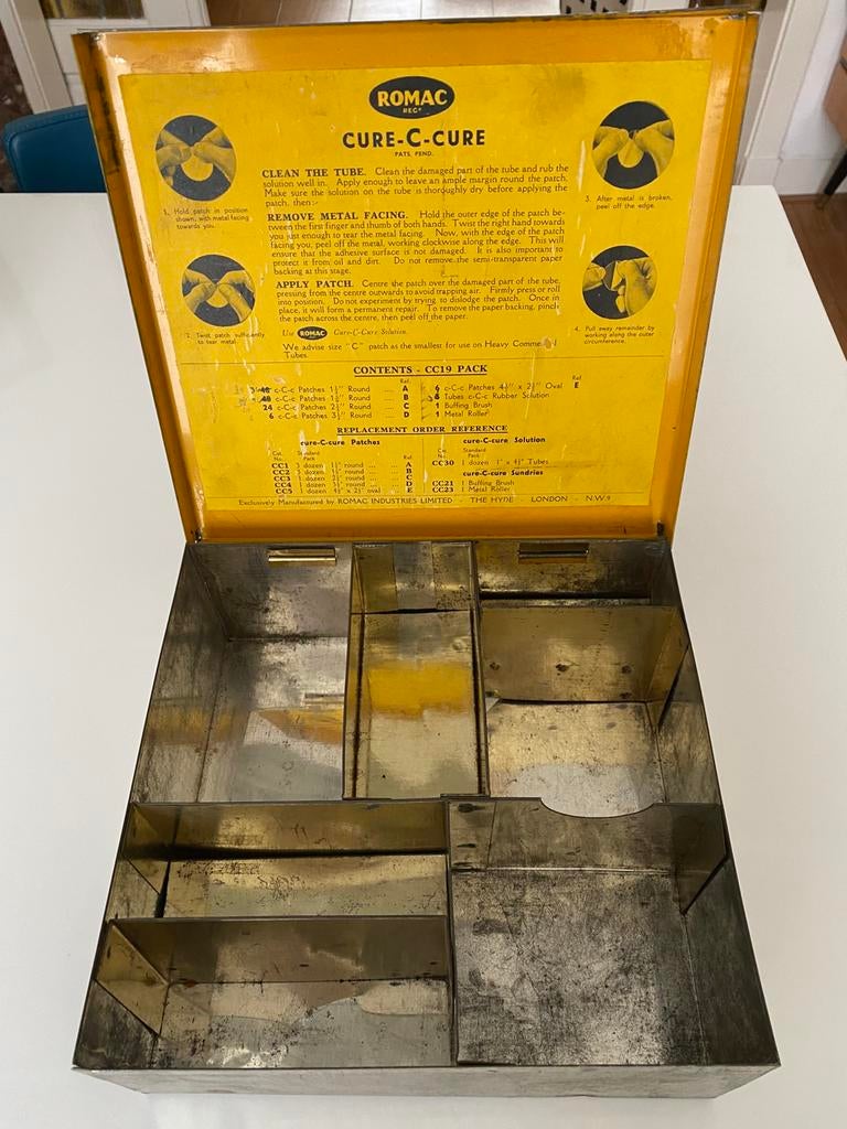 Winkel voorraad blik Romac banden reparatie., Ophalen of Verzenden, Gebruikt, Verpakking