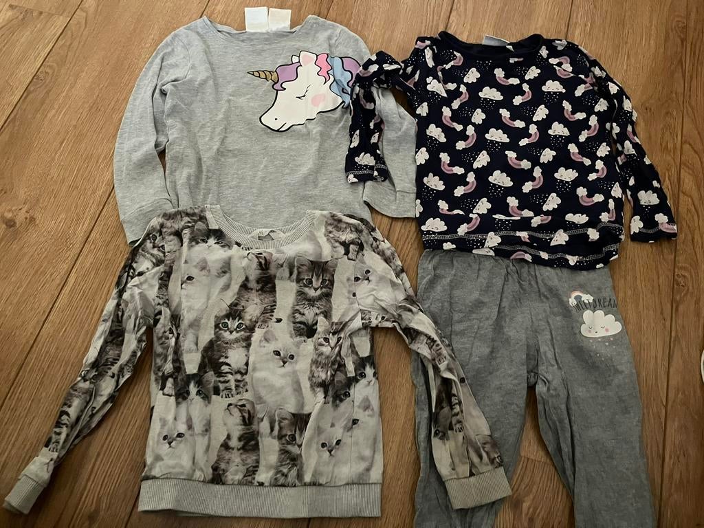 Kledingset 5 stuks oa pyjama pinguin en poesjes mt 110-116, Ophalen of Verzenden, Gebruikt, Meisje, Nacht- of Onderkleding