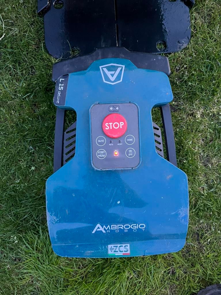 Robot maaier, Tuin en Terras, Ophalen, Gebruikt, Minder dan 20 cm, Bestuurbaar via app