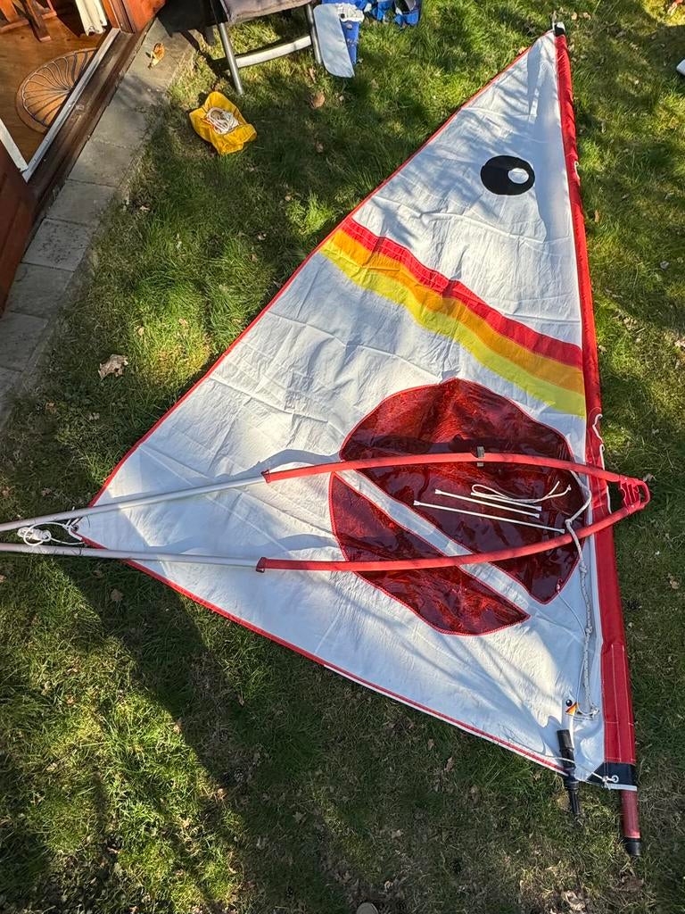 BIC surfplank met grootzeil en kinderzeil, Watersport en Boten, Ophalen, Gebruikt, 300 cm of meer, Met vin(nen)