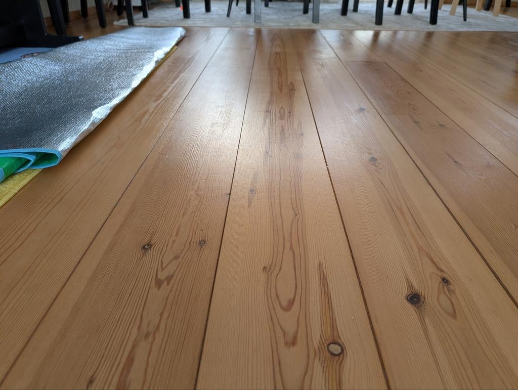 Massief grenen vloerdelen aangeboden, 35 m2, Doe-het-zelf en Verbouw, Vloerdelen en Plavuizen, 10 m² of meer, 10 tot 30 cm, Hout