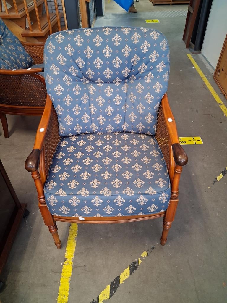 Klassieke fauteuil met rotan en bloemmotief 2 stuks, Ophalen, Gebruikt, 75 tot 100 cm, Klassiek, Vintage
