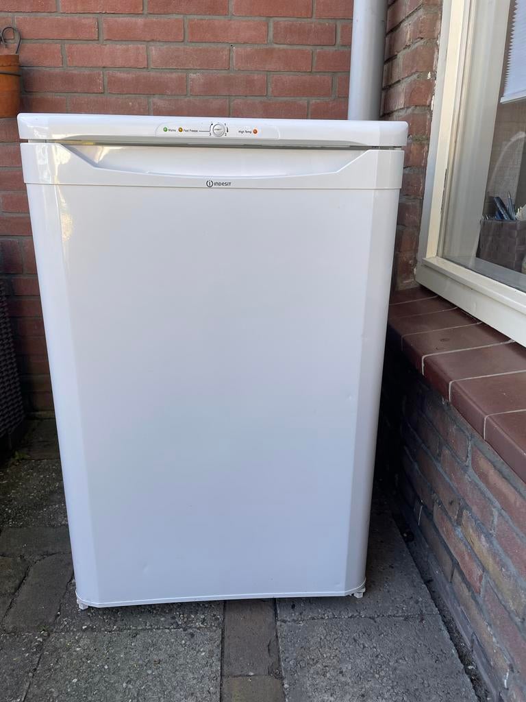 Indesit tafelmodel vriezer, vrijstaand, in goede staat, Witgoed en Apparatuur, Vriezers en Diepvrieskisten, Gebruikt, Vrijstaand