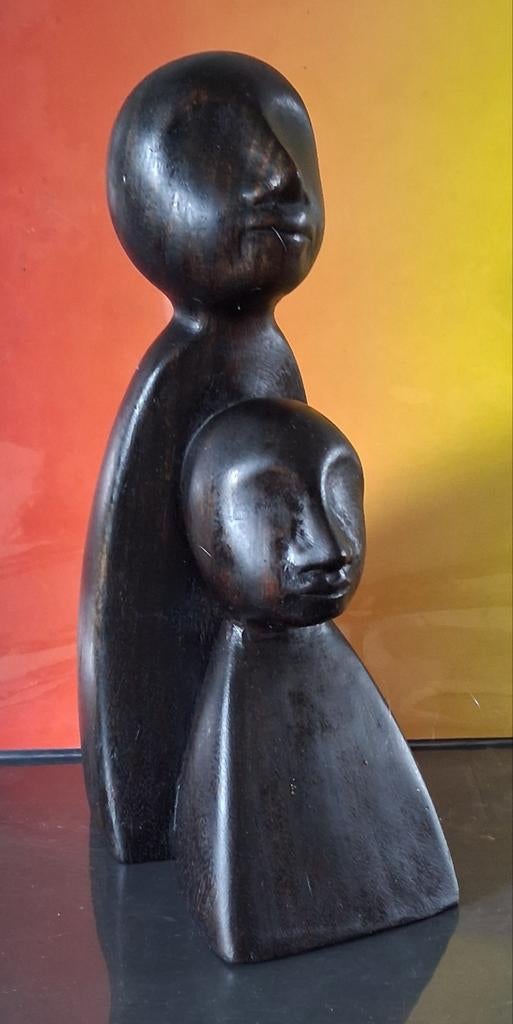 Pere avec film. Houtsnijwerk. Geabstraheerd. Frankrijk.  24, Ophalen, Groep mensen, Buste, Gepatineerd