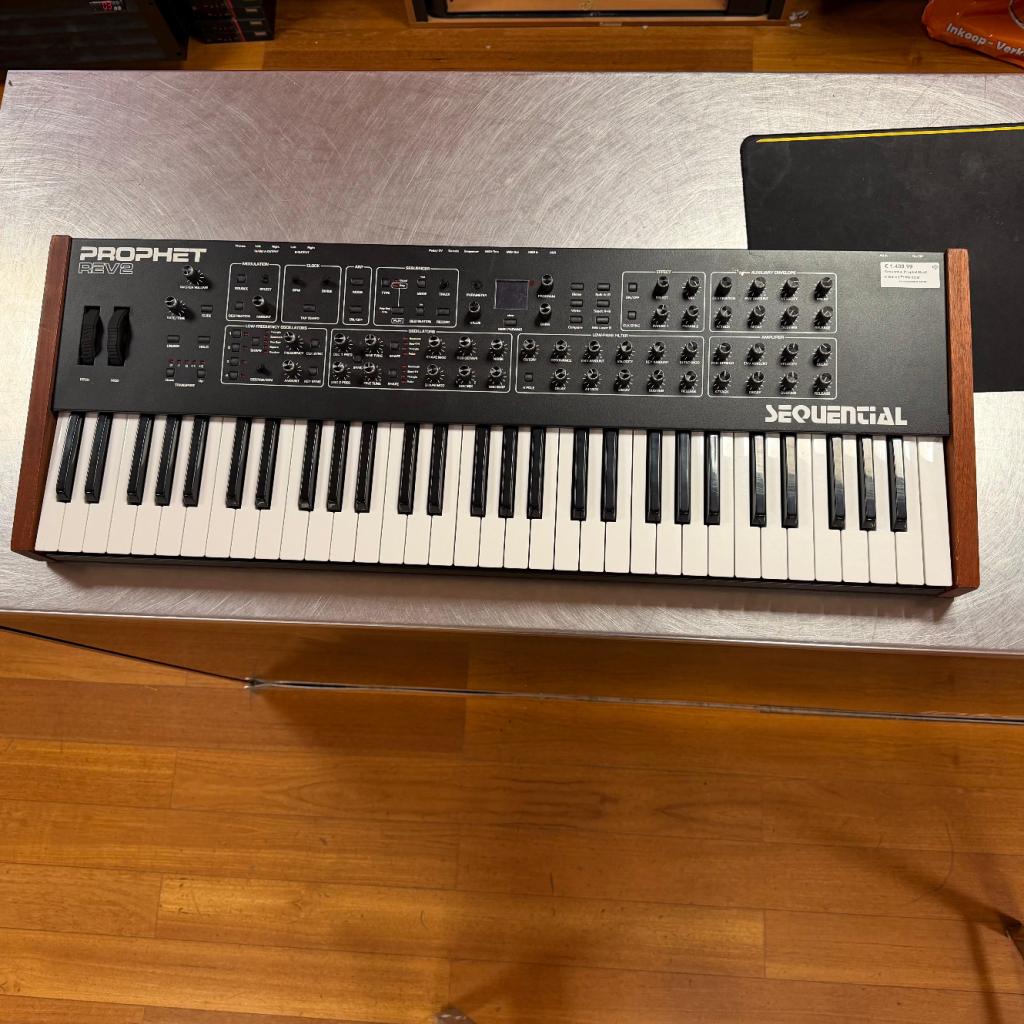 Sequential Prophet Rev2 8-Voice | Prima staat, Flex Ltd., Gebruikt, https://flex.com/contact-us, Nobelstraat 10, 5807 GA Oostrum LB, Limburg, Nederland