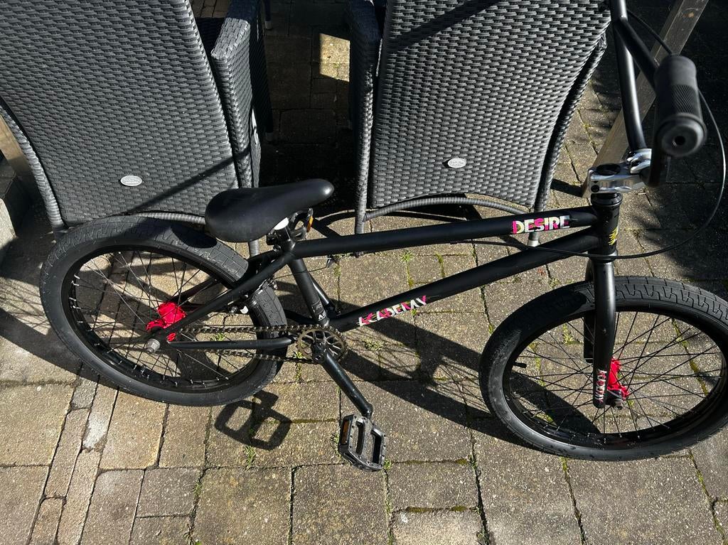 Academy Desire BMX Stuntfiets - Zo goed als nieuw, Fietsen en Brommers, Fietsen | Crossfietsen en BMX, Ophalen, Zo goed als nieuw