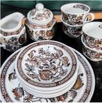 Handgegraveerd servies (1972) 16-delig, Huis en Inrichting, Keuken | Servies, Keramiek, Ophalen of Verzenden, Zo goed als nieuw