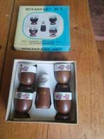 Vintage eierdopjes 1960 hout porselein nevco in verpakking, Ophalen