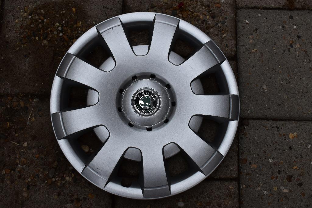 1 losse originele wieldop Skoda Superb 16 inch, Auto diversen, Ophalen of Verzenden, Gebruikt