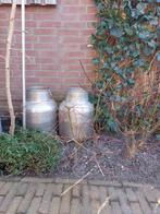 Grote industriële metalen bewerkte vazen, Ophalen