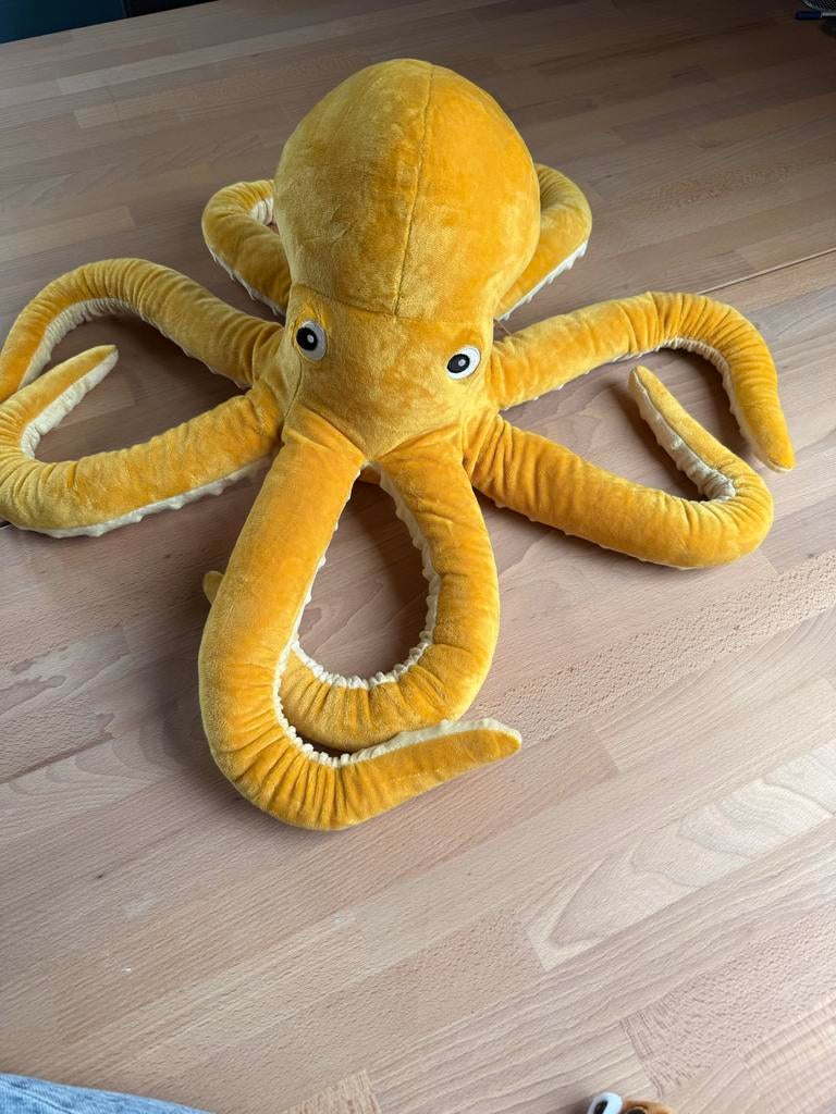 Nieuwe IKEA Inktvis Knuffel - Geel, Overige typen, Nieuw, Ophalen of Verzenden, IKEA