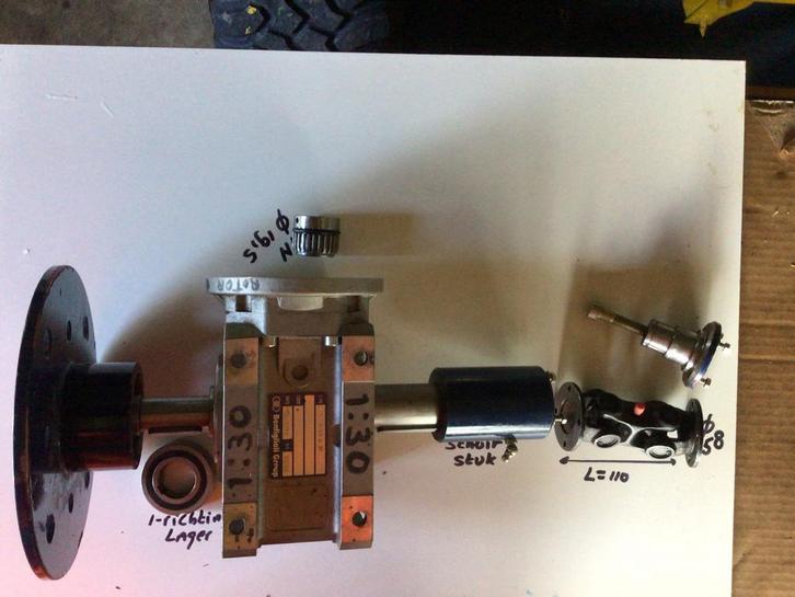 Haakse overbrenging, homokineet, flens, lager, schuifstuk., Hobby en Vrije tijd, Overige Hobby en Vrije tijd, Zo goed als nieuw