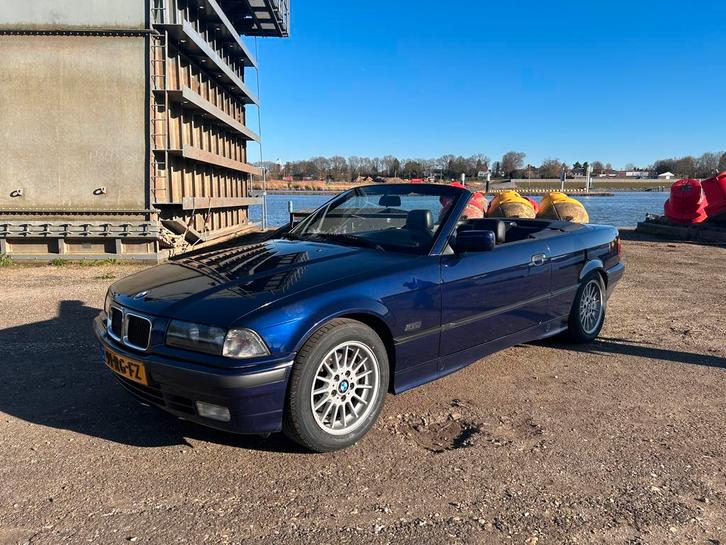 BMW 3-Serie 1.8 I 318 Cabriolet E2 1996 Blauw, Auto's, BMW, Particulier, 3-Serie, ABS, Airbags, Airconditioning, Bluetooth, Centrale vergrendeling