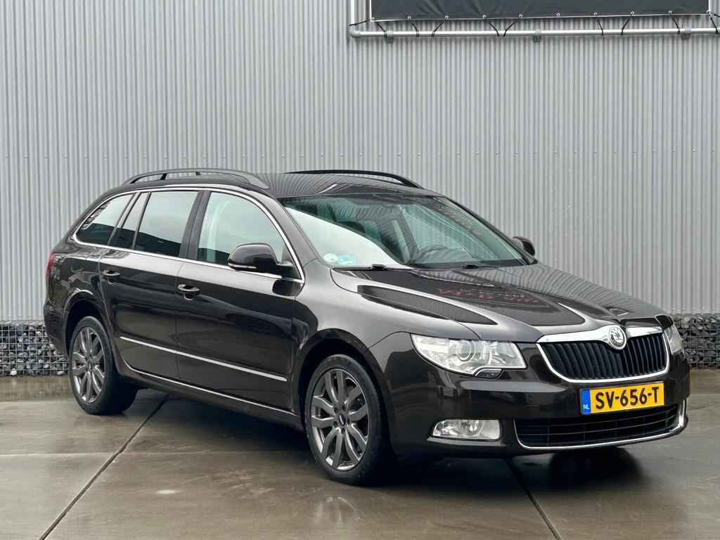 Skoda Superb Combi 2.0 TDI Greentech Arctic Active, Navi, Cl, Auto's, Skoda, Euro 5, Stof, 4 cilinders, Bruin