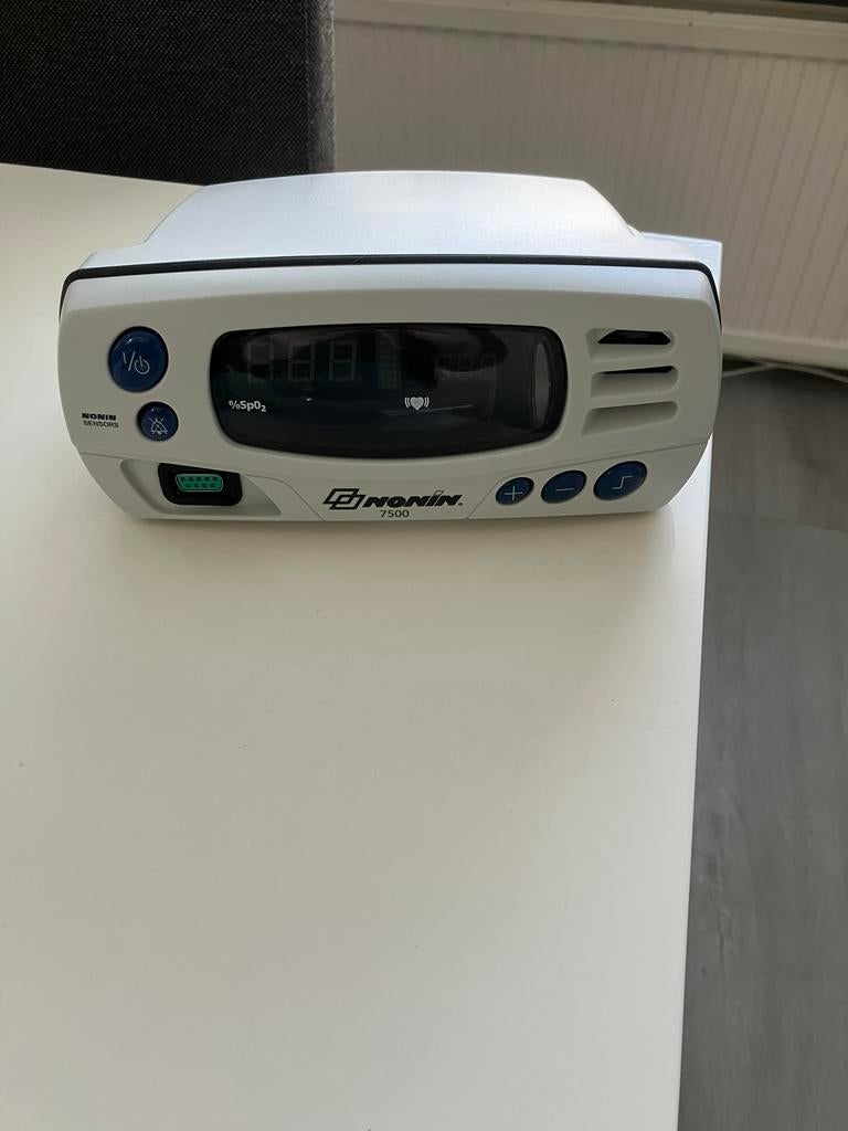 Nieuwe Nonin 7500 saturatiemeter, Diversen, Verpleegmiddelen, Ophalen of Verzenden, Zo goed als nieuw