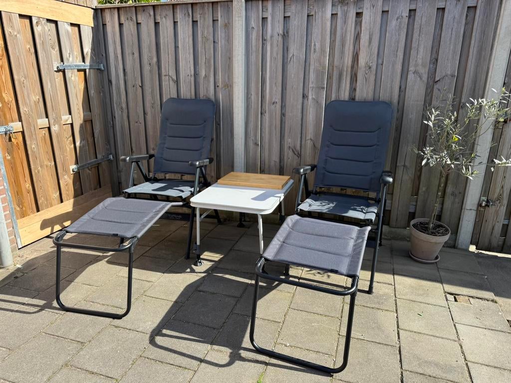 2 nieuwe ViaMondo kampeerstoelen Grande Cinzo + voetsteun, Ophalen, Zo goed als nieuw, Campingstoel