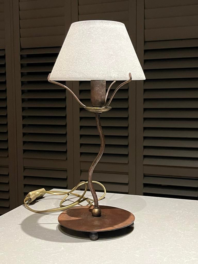 Vintage TAFELLAMP met melkglas kap - sfeervol licht, Huis en Inrichting, Lampen | Tafellampen, Ophalen, Zo goed als nieuw, Glas