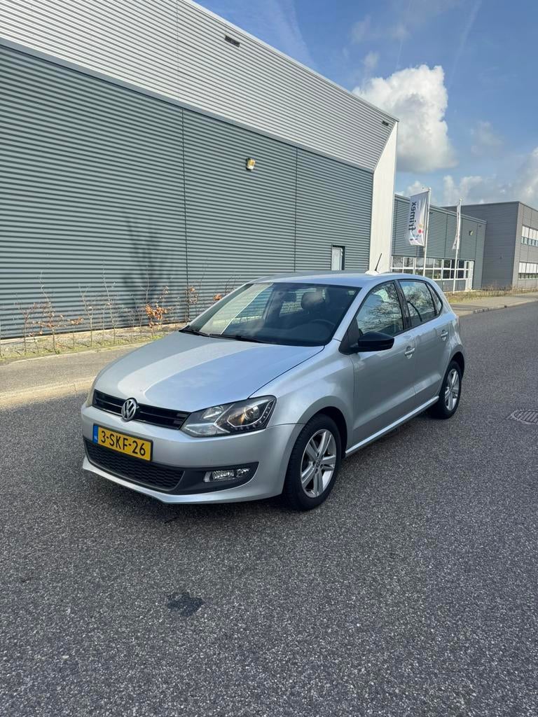 Volkswagen Polo Comfortline 1.2 51KW 2012 Grijs, Voorwielaandrijving, 40 €/maand, Zwart, 1198 cc