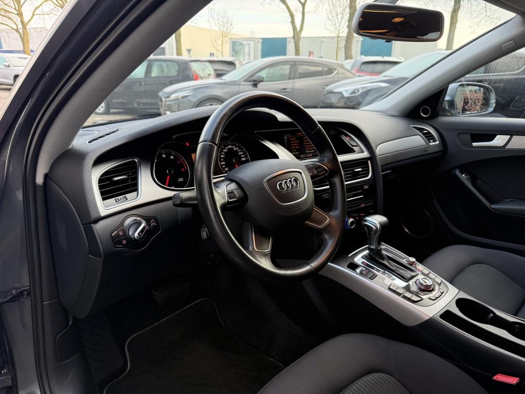 Audi A4 Limousine 1.8 TFSI Business S-Line (bj 2014), Auto's, Navigatiesysteem, Gebruikt, Euro 6, 4 cilinders