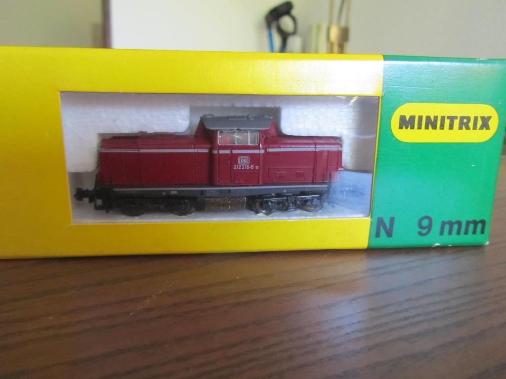 oude minitrix br 212, Gebruikt, Trix, Ophalen of Verzenden, Gelijkstroom