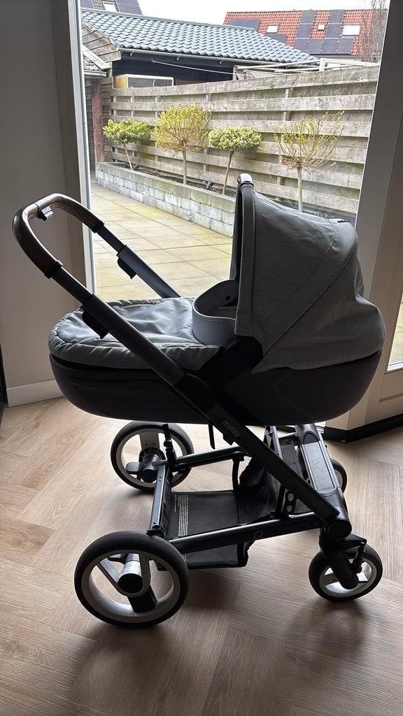 Mutsy Kinderwagen Pure grijs, Ophalen, Gebruikt, Combiwagen, Met reiswieg