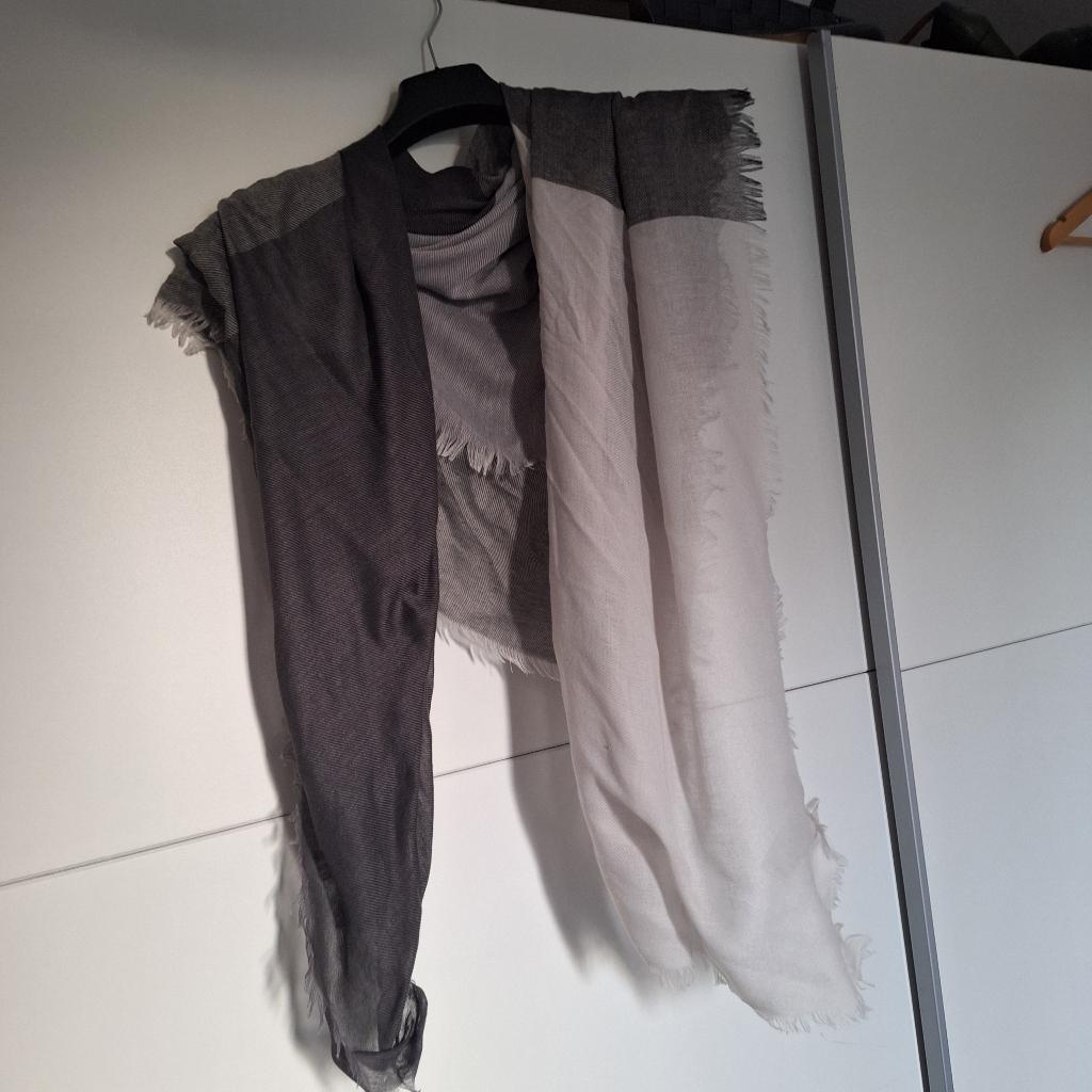Grote vierkante sjaal grijstinten, H&M, Maat 46/48 (XL) of groter, Ophalen of Verzenden, Zo goed als nieuw