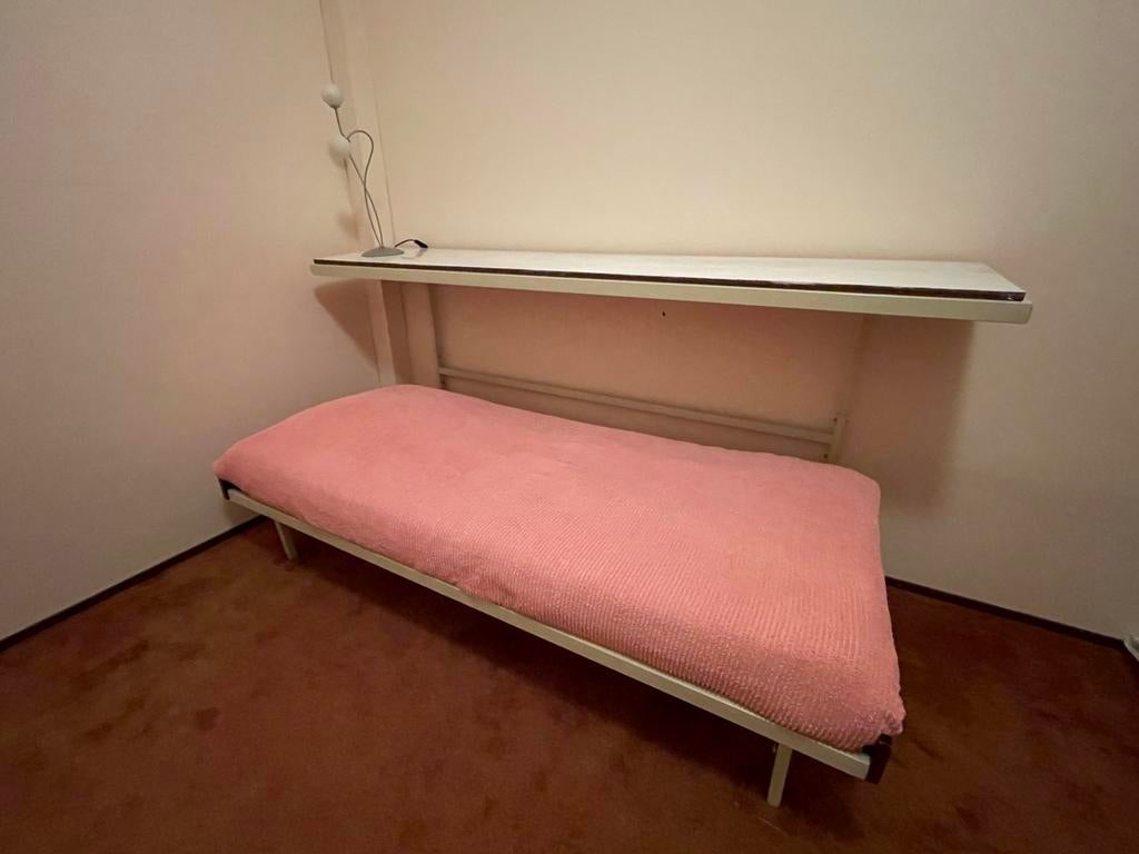 Vintage opklapbed 1 persoons metaal met houten plank erboven, 90 cm, Eenpersoons, Metaal, Ophalen