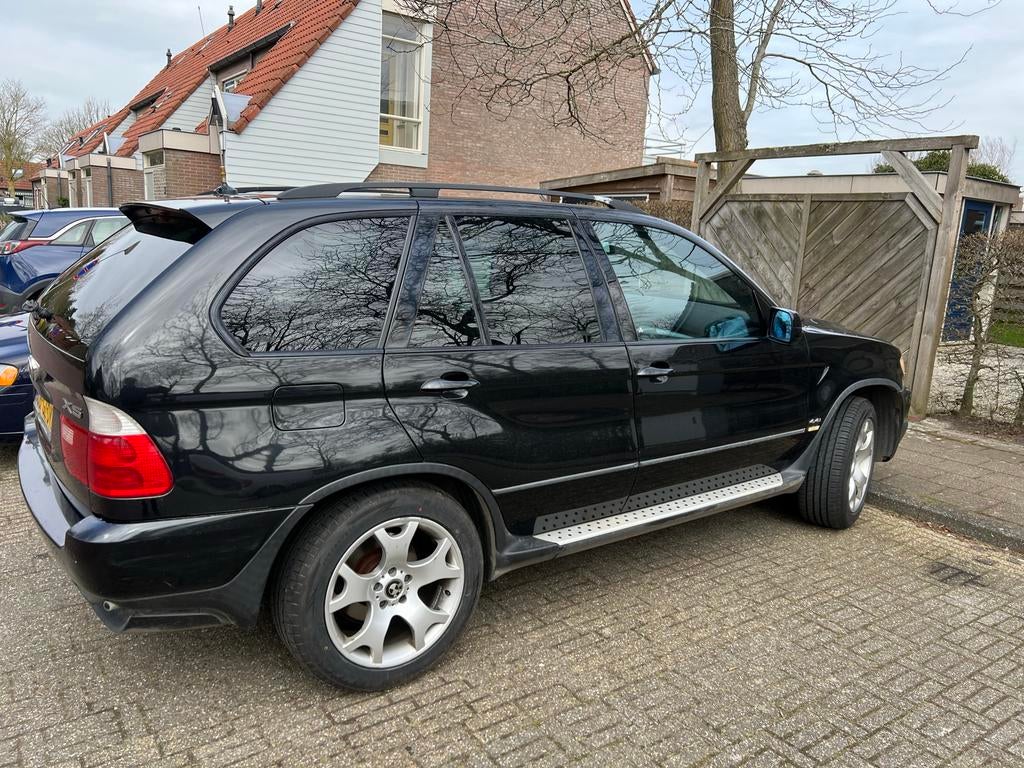 BMW X5 4.4 I AUT 2001 Zwart, Auto's, Automaat, Zwart, Vierwielaandrijving, Particulier