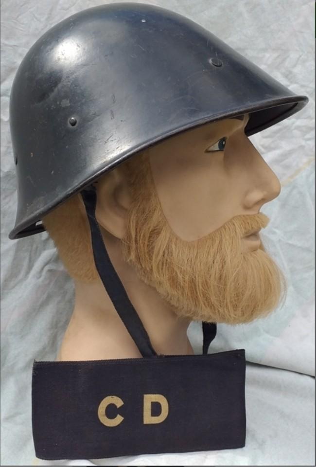 Nederlandse Helm met Armband CD Civil Defence BS Nederland, Ophalen of Verzenden, Landmacht, Nederland, Helm of Baret