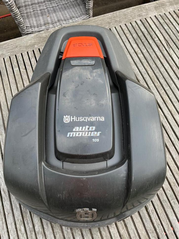 Robotmaaier Husqvarna 105, Tuin en Terras, Robotmaaiers, Gebruikt, Minder dan 20 cm, Ophalen