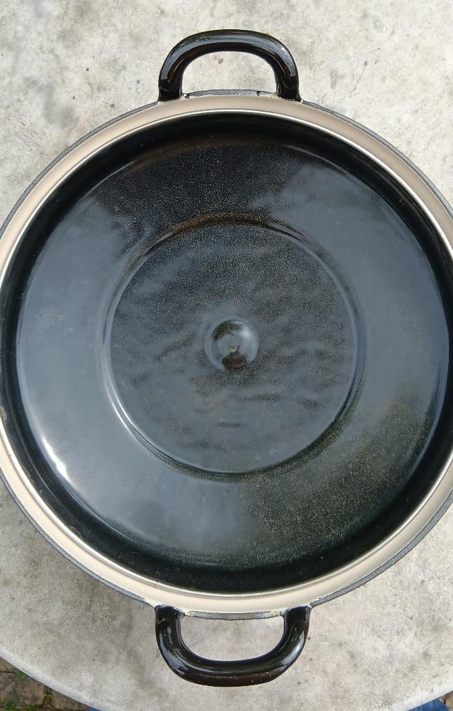 ​Vintage zwarte gietijzeren pan LE CREUSET? (G342), Gebruikt, Gietijzer, Ophalen of Verzenden, Keramische plaat